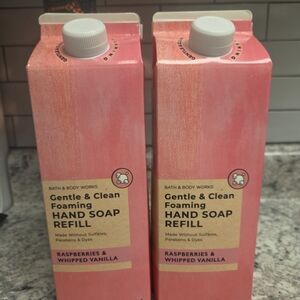 Bath & Body Works Raspberries And Whipped Vanilla Foaming Hand Soap Refill